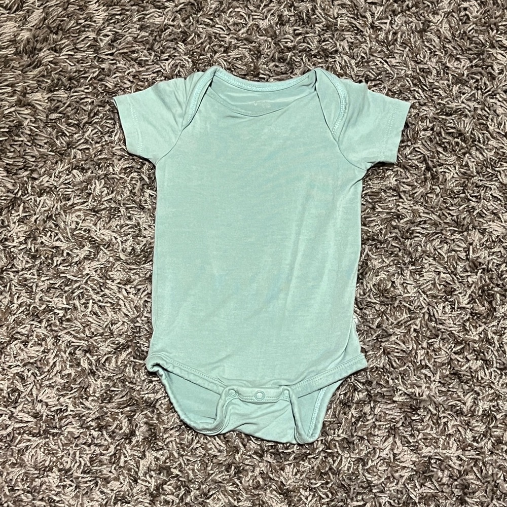 Kyte Baby onesie 0-3 Months